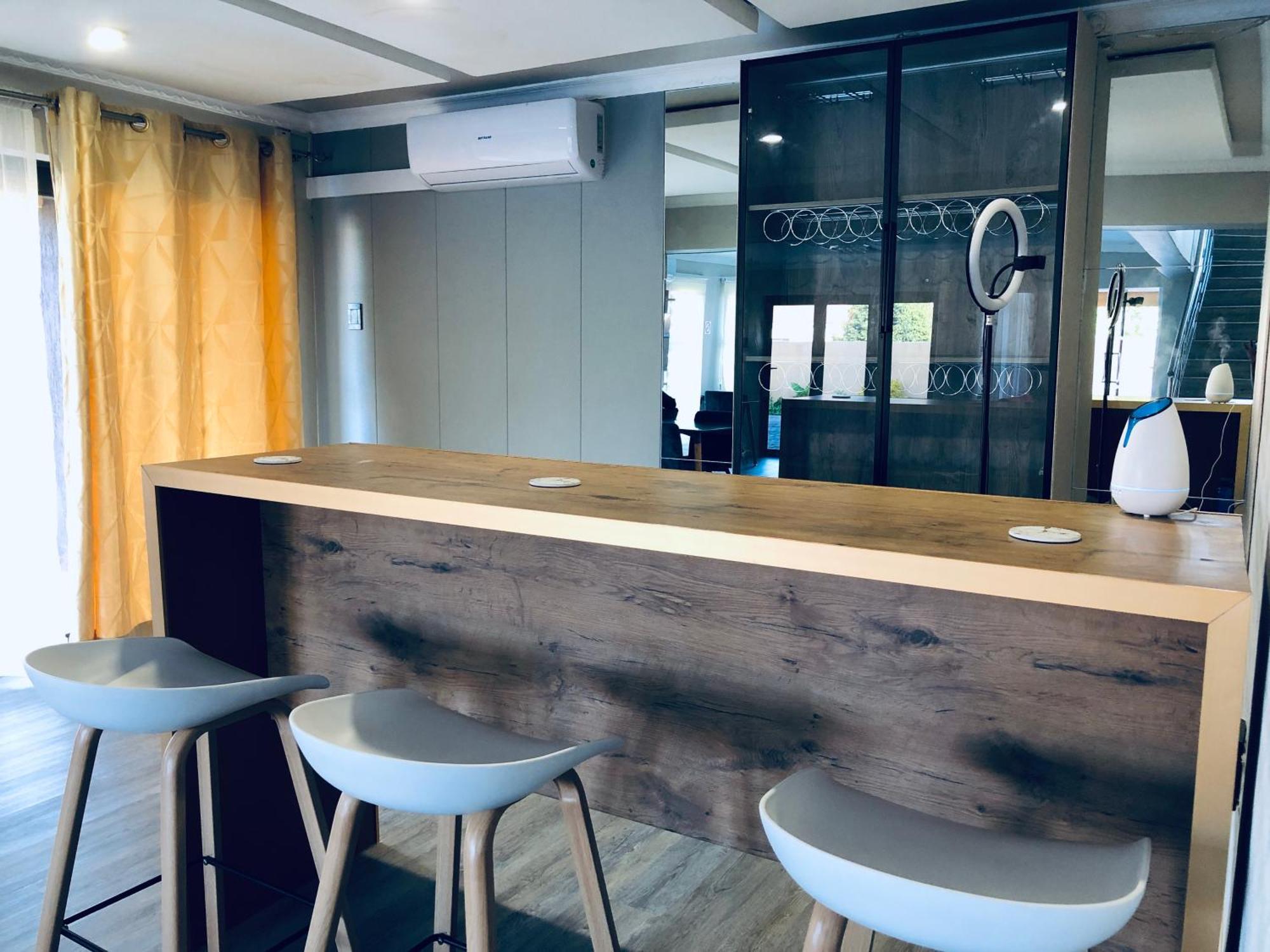 Gabz Airport Inn ハボローネ エクステリア 写真