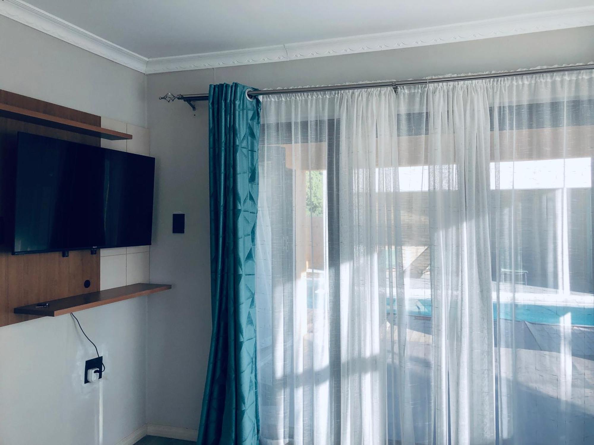 Gabz Airport Inn ハボローネ エクステリア 写真